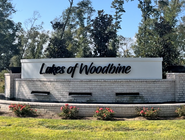 lakes of woodbine neighborhood entrance